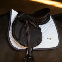 Equestrian Stockholm - Tapis de selle Modern White Dark Violet