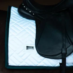 Equestrian Stockholm - Tapis de dressage Dramatic Monday Modern blanc