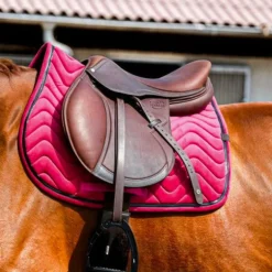 Equithème - Tapis de selle Glossy framboise