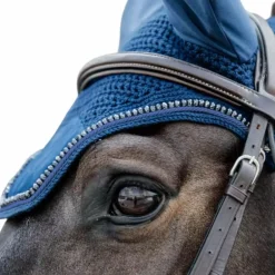 Kentucky Horsewear - Bonnet pour chevaux anti-bruits Wellington Velvet Pearls marine