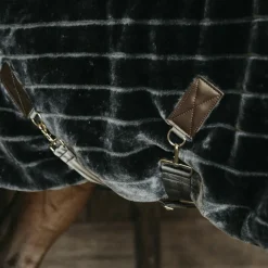 Kentucky Horsewear - Couverture de box en fausse fourrure grise 400g