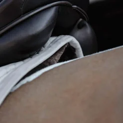 Kentucky Horsewear - Tapis de dressage Skin Friendly Velvet beige