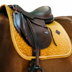 Kentucky Horsewear - Tapis de selle Velvet Jumping Moutarde