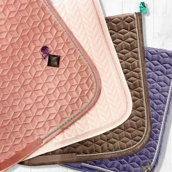 Kentucky Horsewear - Tapis de dressage Velvet Pearls rose tendre