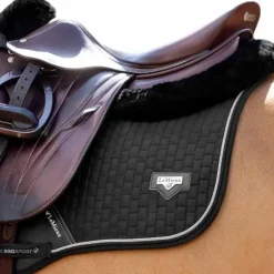 LeMieux - Tapis de selle Puissance Suede Close Contact Square noir
